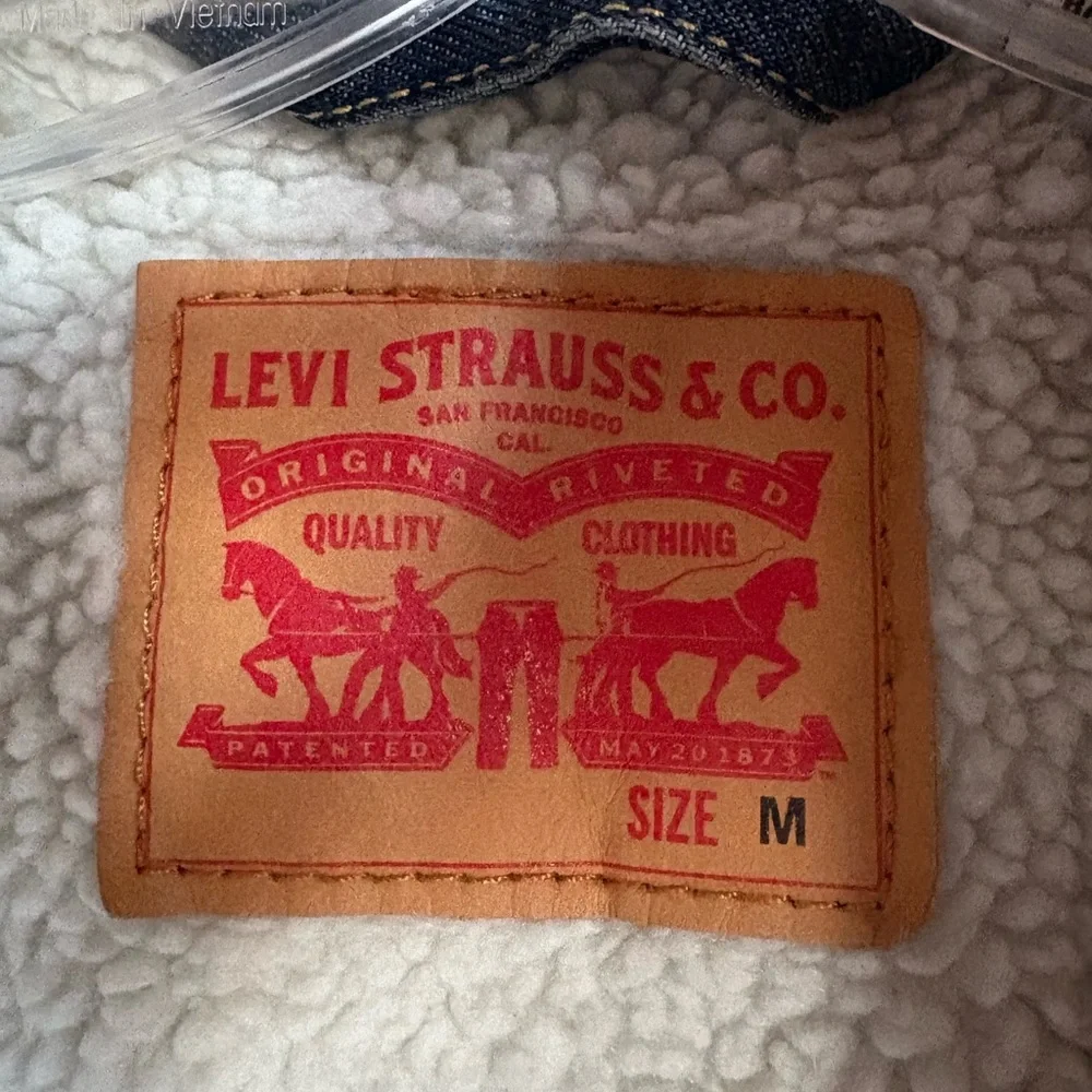 Levi's Blue Lightweight Sherpa Jacket - Picture 2 of 4
